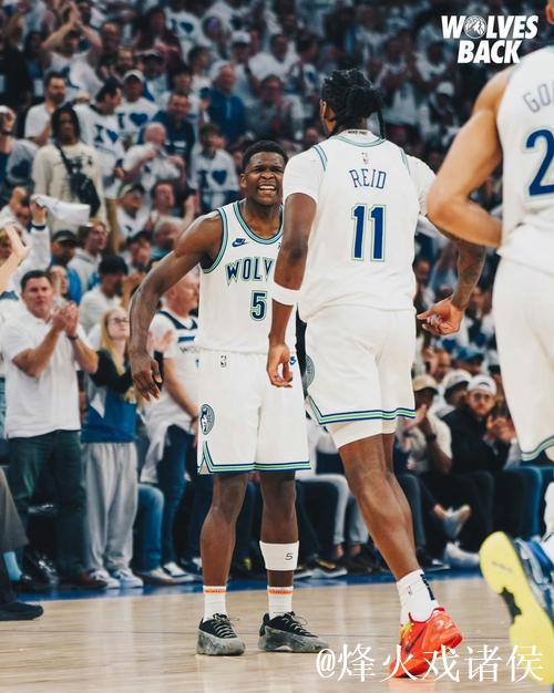 华子36+13+7森林狼大胜尼克斯 绿军大胜魔术